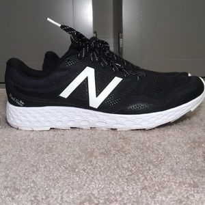 NEW New Balance running shoes Gobi Fresh Foam - 11